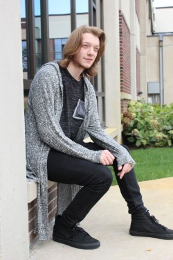 Cardigan fashion on the Coon Rapids campus. PHOTO BY Nancy Thao 